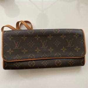 ✨Louis Monogram Pochete✨